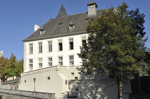Parlement de Navarre depuis le boulevard des Pyrénées à Pau